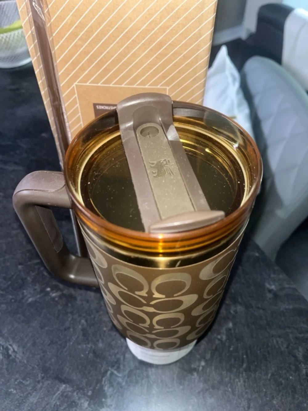 Stanley x Coach Brown and Gold Chocolate Quencher Tumbler with Handle New in - Picture 5 of 6